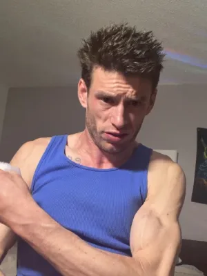 Shots of the great bwc and sweaty abs