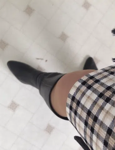 Single mom seeks escape