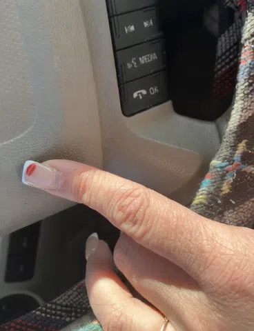 Finger banging car slut