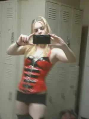 Blondes go wild