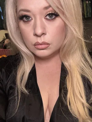Cum down the rabbit hole with me