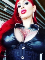 Mistress Harley world famous Femdom Findom Techdomme
