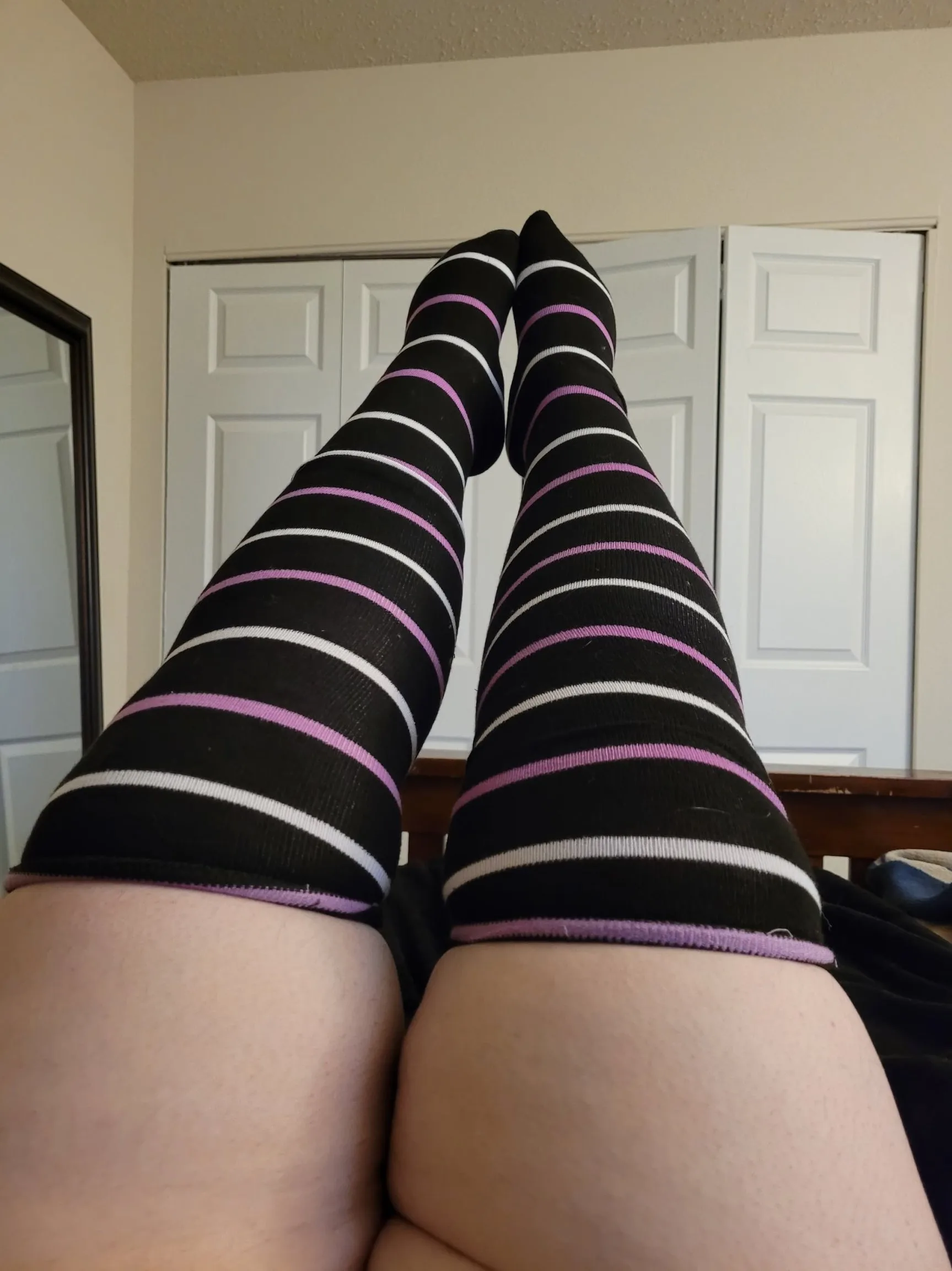 Pretty thighs Are the gateway to my honey pot