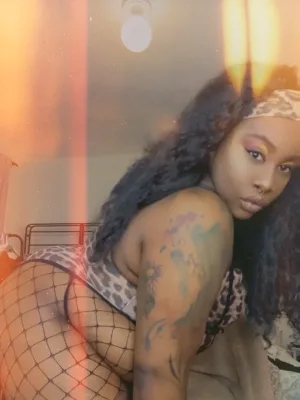 Simone Sensual at your service