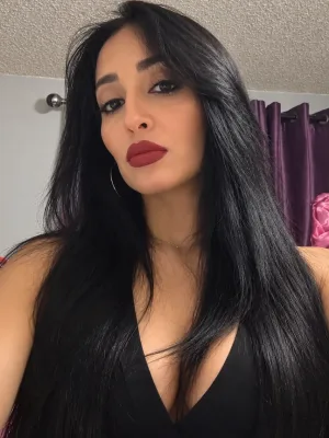 Your Middle Eastern Mistress