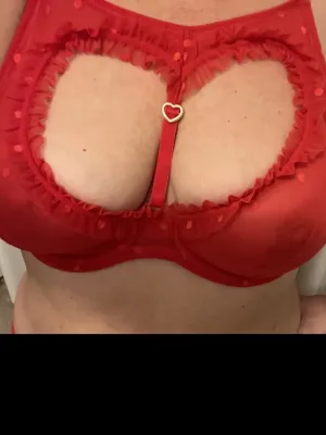 Let Me Be Your Online Girlfriend