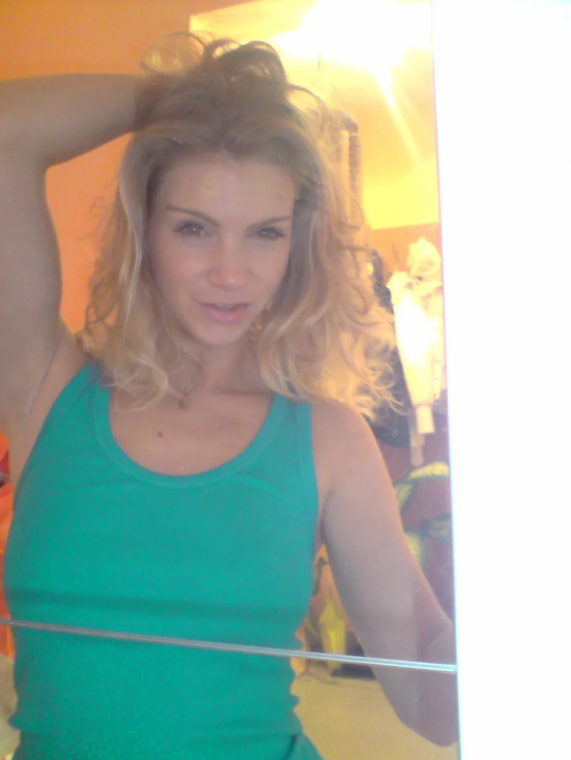 Feeling cute. Took a few selfies.