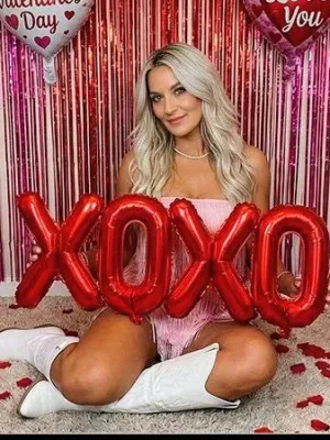 VERY LONELY ISOLATED BORED AND SEXUALLY DEPRIVED HOUSEWIFE