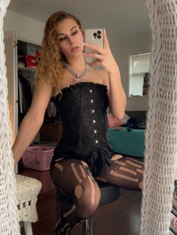 Sexy New girl on the site with great flat rate packages