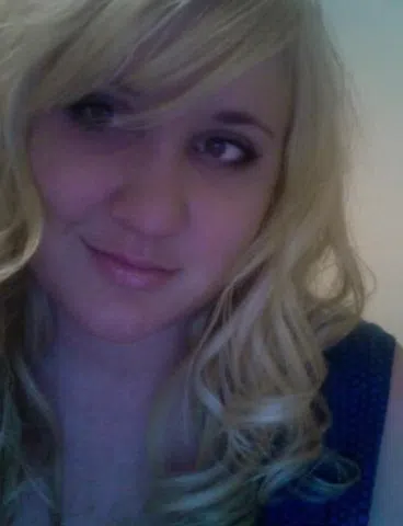 Blonde loves to talk