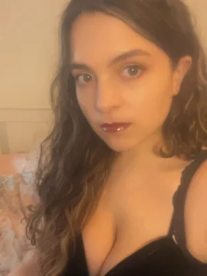 English Elegance, Intelligence and Warmth, for Discerning Gentlemen