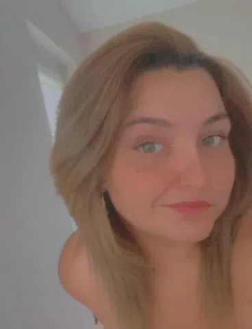 Sexy exotic Romanian Girl