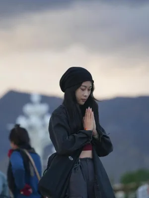 Lucien Vale Medium Lucien Vale Medium