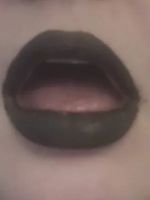 Goth girl with a heart of gold and an ass like a Peach