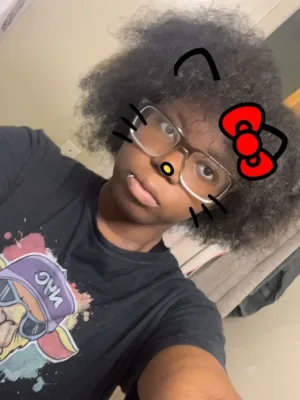 Chubby Ebony nerd wants to be yours <3 