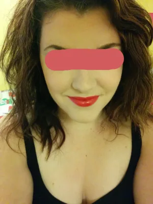 Naturally hairy curvy goddess for you to workship