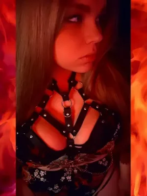 Sex Goddess Flora Lux