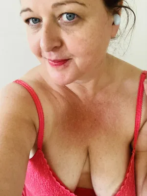 Confident playful always up for a great conversation