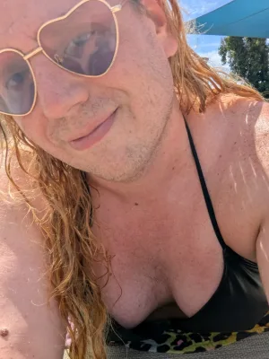 Who knew becoming a bimbo could feel so good