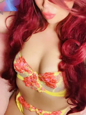 Naughty English hot red headed Squirter