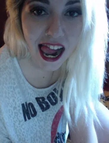 BlondeBeautyWithOfSpunkAndBooty