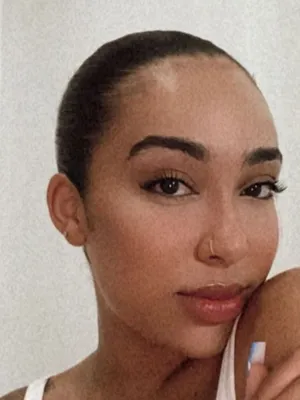 im a hot house wife who loves to play while my husband is not home