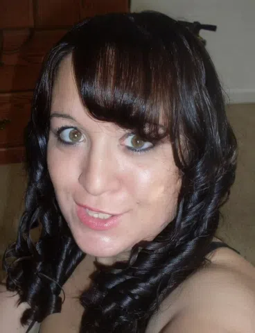 Hot Sexy Vixen MILF ISO a hot sexting man