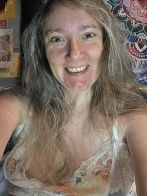 Come play with me