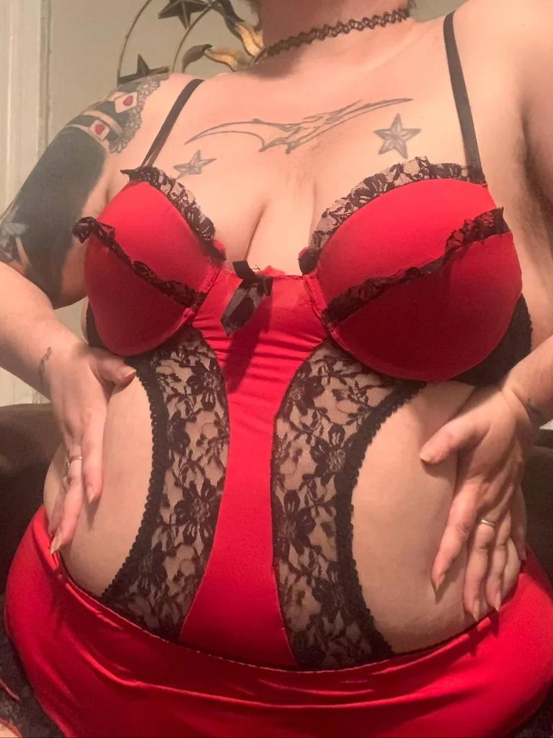 Red & Black Lingerie Pictures
