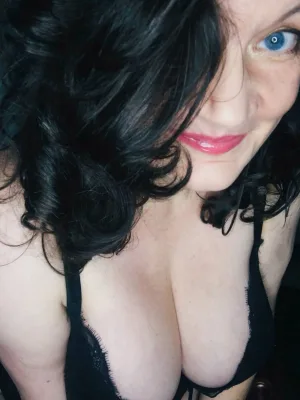 Big tits blue eyes and a dirty little mouth