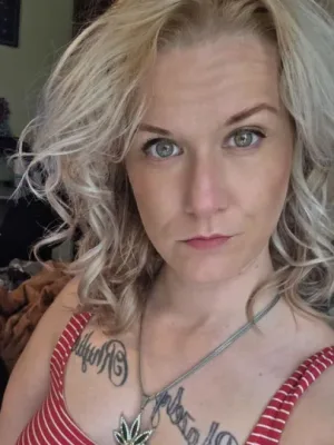 Big and plump is Rhondas Rump