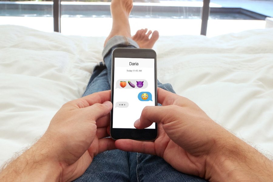 Master Sexting Mondays &ndash; Tips from Seasoned Sexters