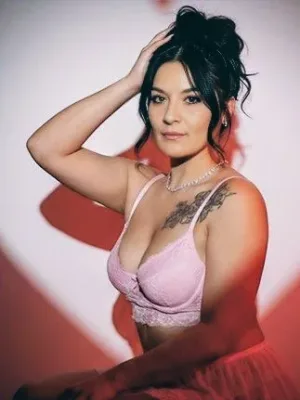 Sexy Brittish Sex Advisor