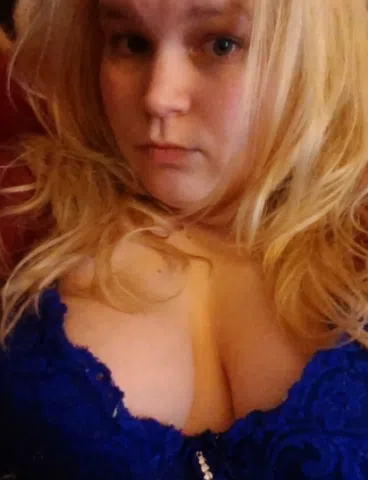 Hot blonde ready to rock your world