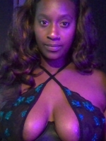 looking for someone who can make me laugh enjoy and forget about everything but you