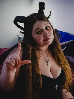 Come amuse me with your submission