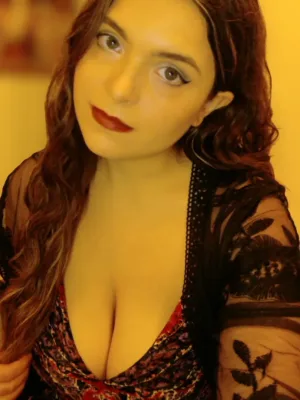 English Elegance, Intelligence and Warmth, for Discerning Gentlemen