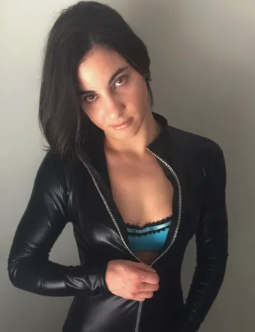 Wrestler and model Andie is athletic kinky and bored