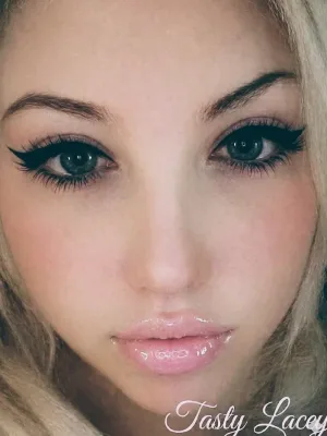 A very tempting girl that loves to tease and please