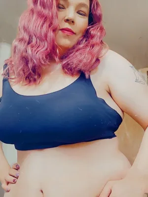 Hey I\'m Lora I\'m 22 from Tennessee