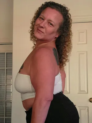 Lisa Your Late Night Secret Confidante