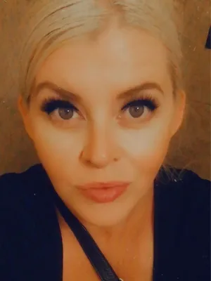 Naughty Cougar On The Prowl