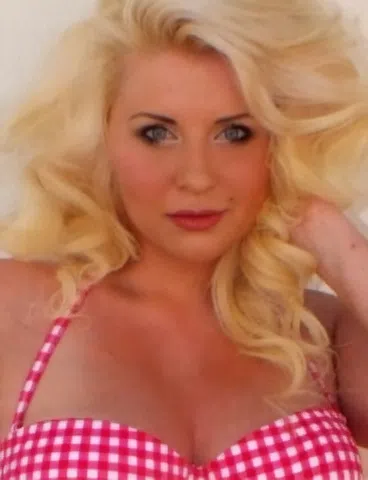 Vanessa25