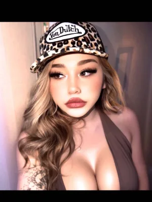 Slutty Nikki is online now