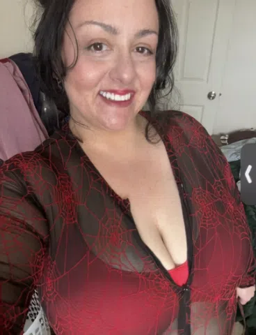 BoredMILFNextDoor