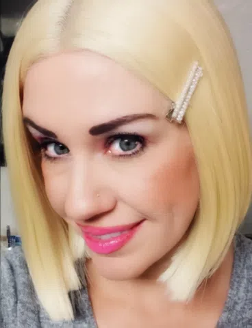 DDD sexy housewife