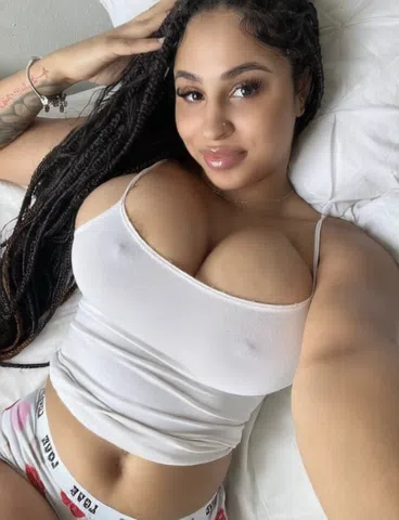 Mariah the Milky Milf Mommy