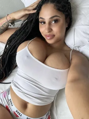 Mariah the Milky Milf Mommy