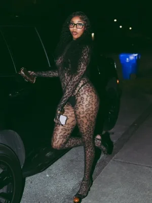 Sexy ebony queen 