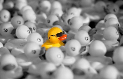 How to Instantly Stand Out When Hitting on a Woman